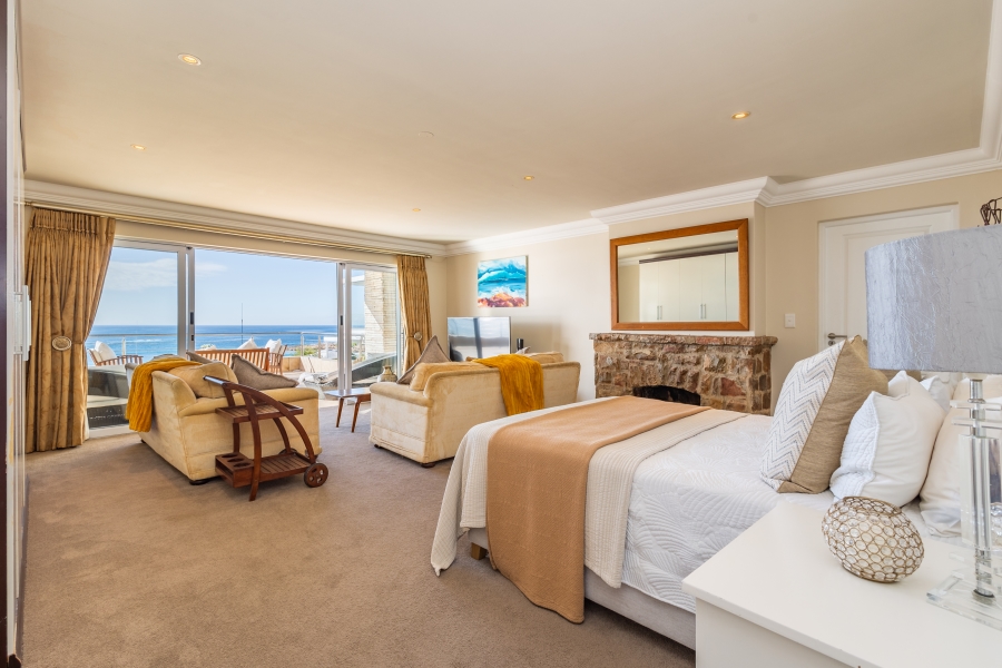 7 Bedroom Property for Sale in Beacon Isle Western Cape